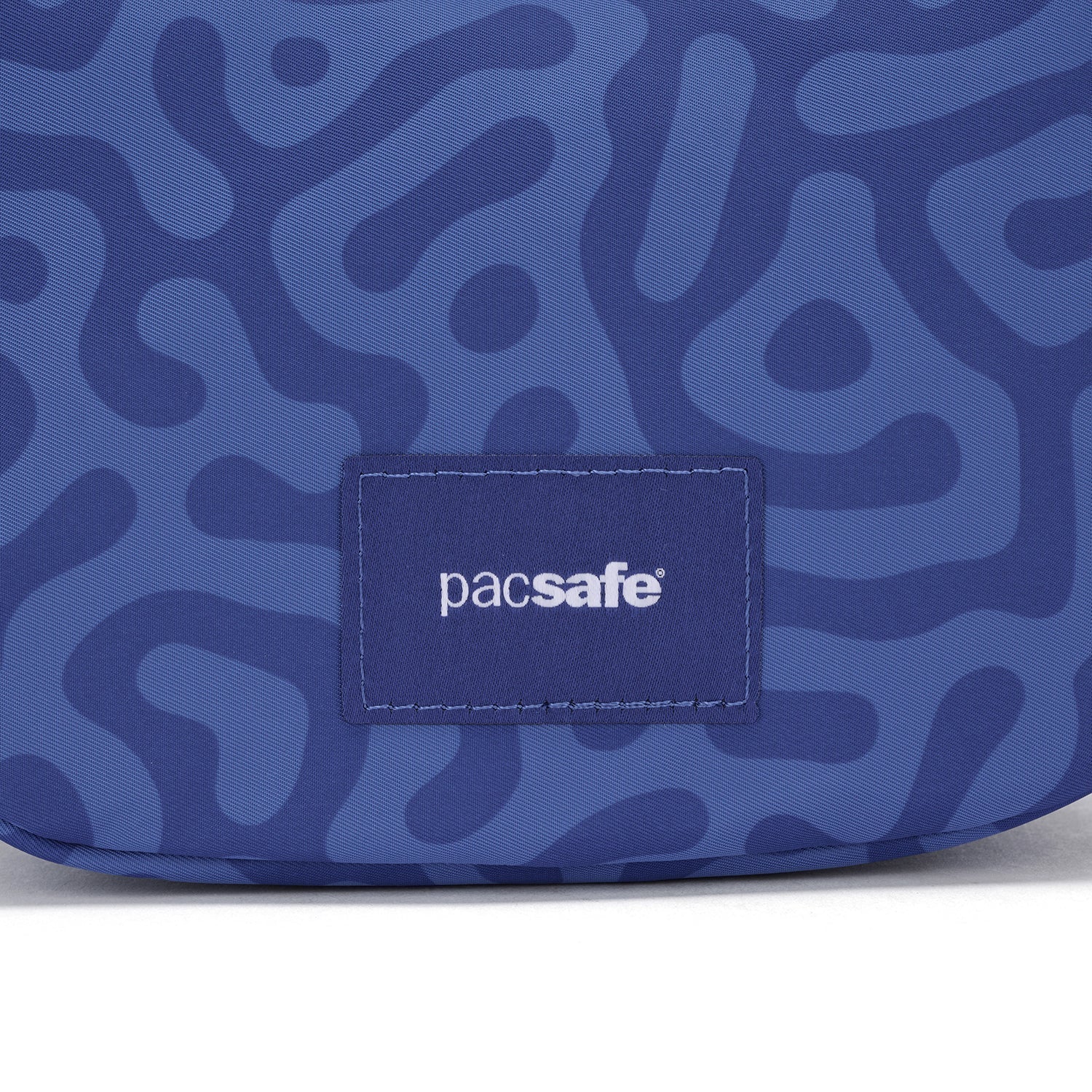Product image of Pacsafe® GO 月亮形防盜斜孭袋