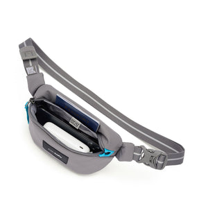 Product image of Pacsafe® GO 迷你防盜斜孭胸袋