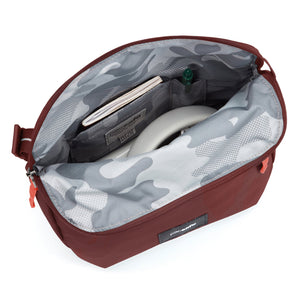 Product image of Pacsafe® GO 馬鞍形防盜斜孭袋