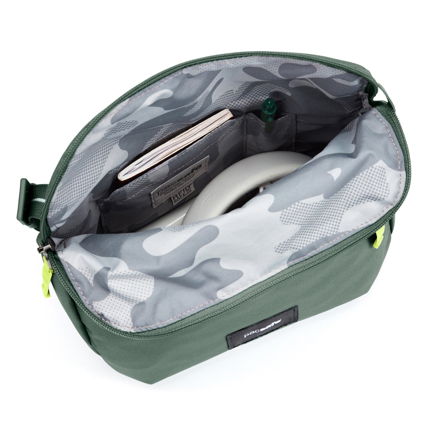 Product image of Pacsafe® GO 馬鞍形防盜斜孭袋