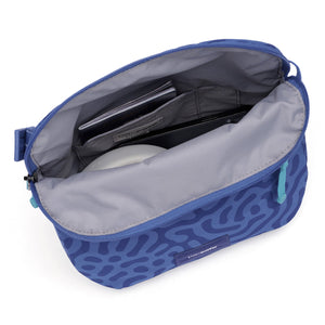 Product image of Pacsafe® GO 馬鞍形防盜斜孭袋