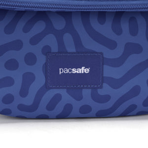 Product image of Pacsafe® GO 馬鞍形防盜斜孭袋