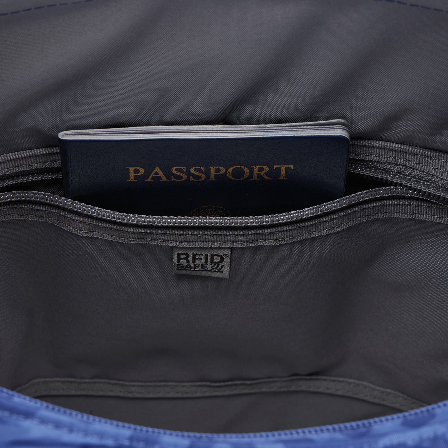 Product image of Pacsafe® GO 防盜手提背囊