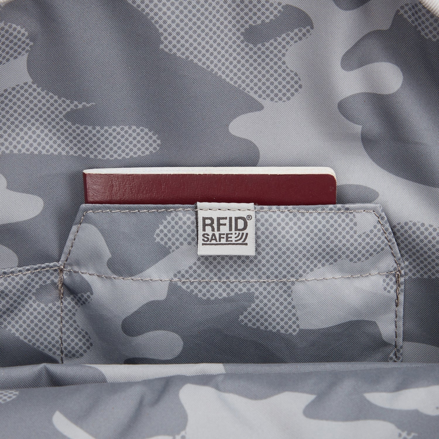 Product image of Pacsafe® GO 15L 防盜背囊