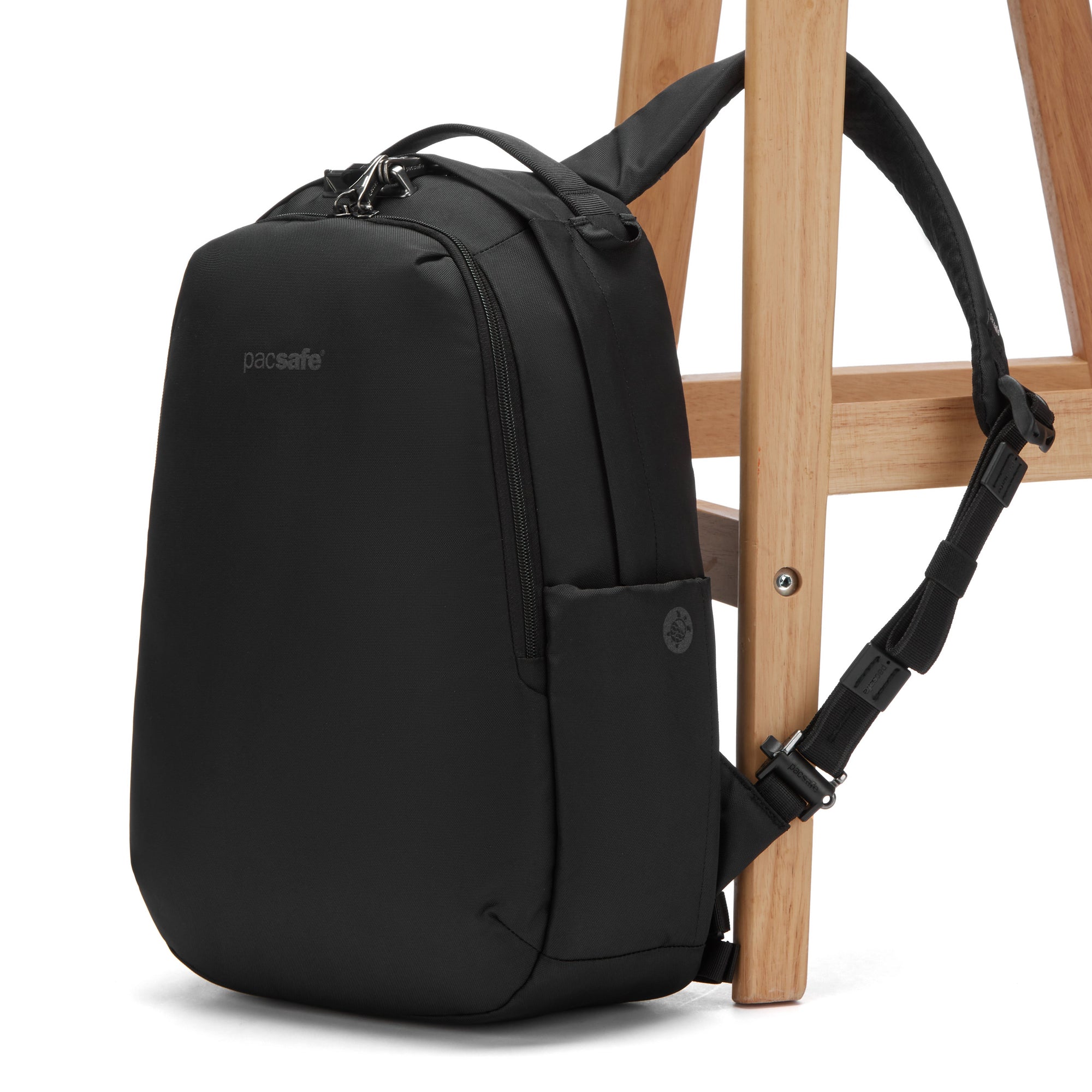 Product image of Pacsafe® V 16L 多功能防盜背囊