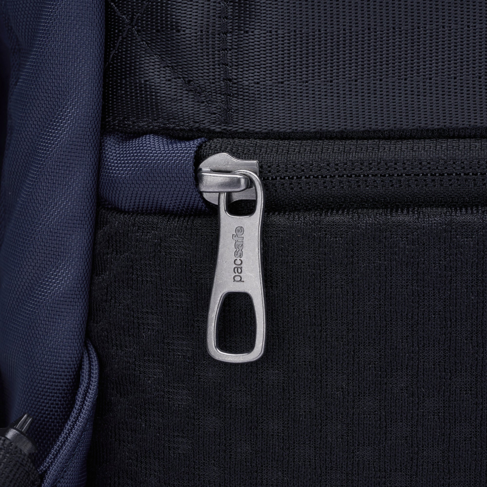 Product image of Pacsafe® V 16L 多功能防盜背囊