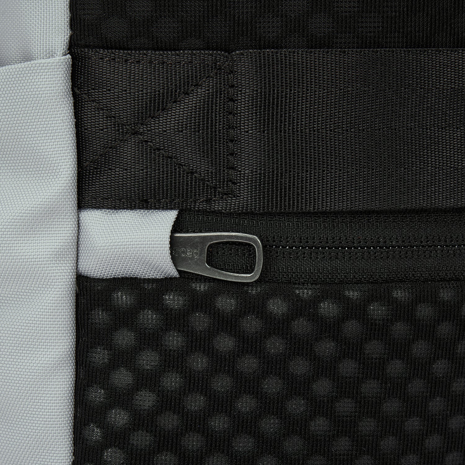 Product image of Pacsafe® V 26L 旅行防盜背囊