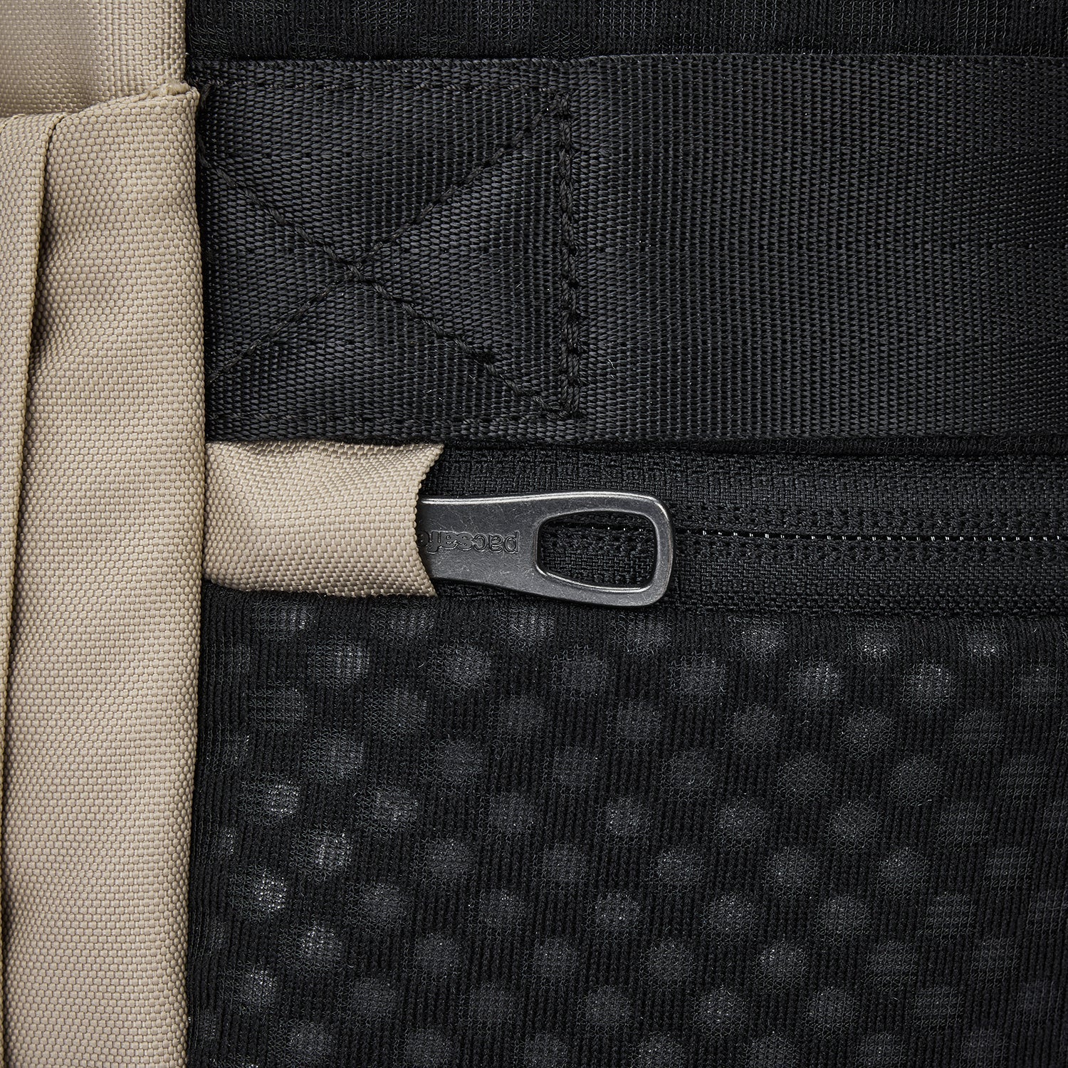 Product image of Pacsafe® V 26L 旅行防盜背囊