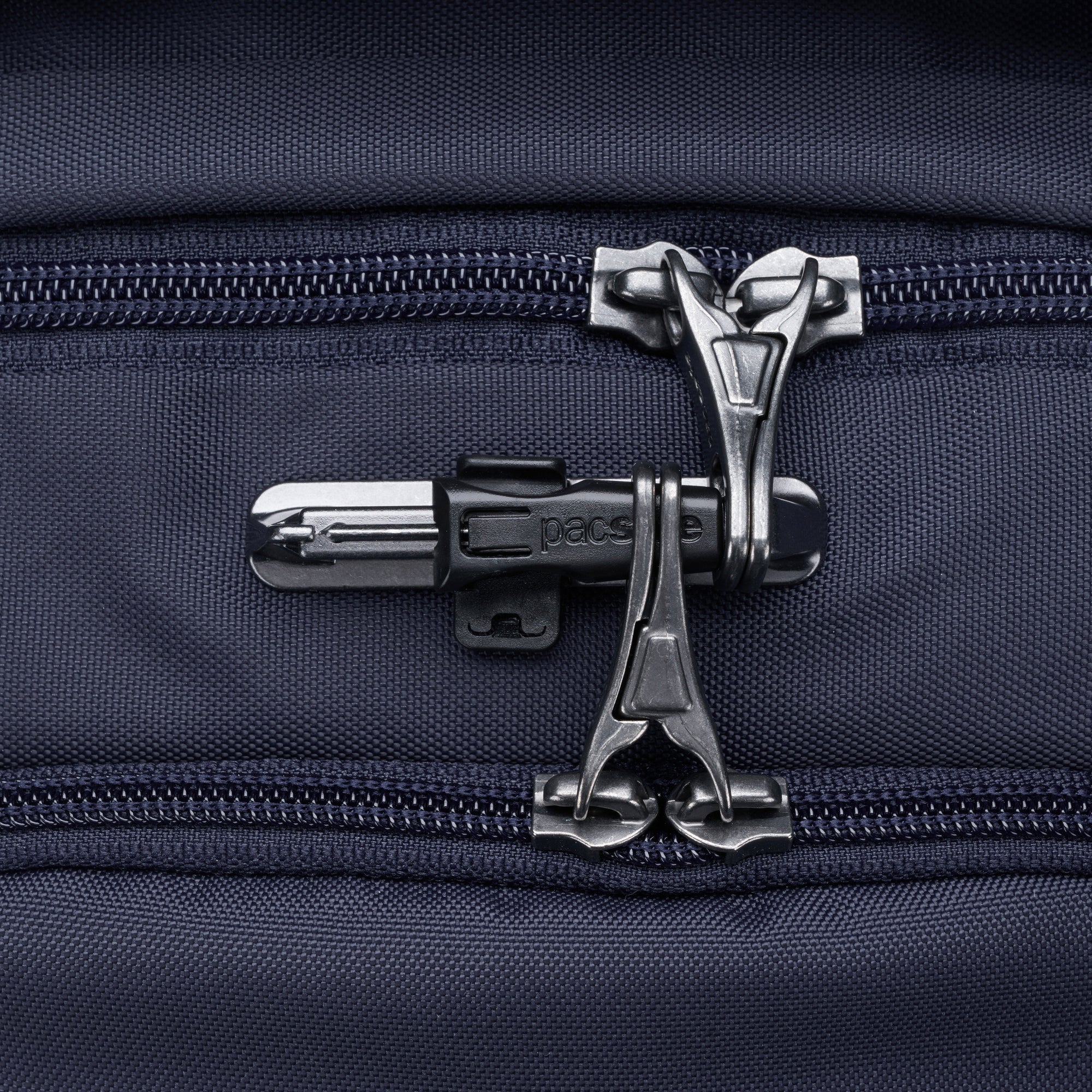 Product image of Pacsafe® V 26L 旅行防盜背囊