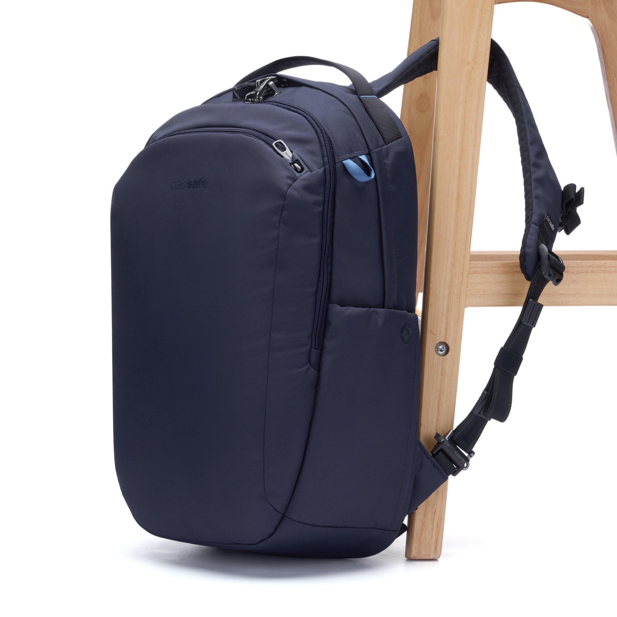 Product image of Pacsafe® V 26L 旅行防盜背囊