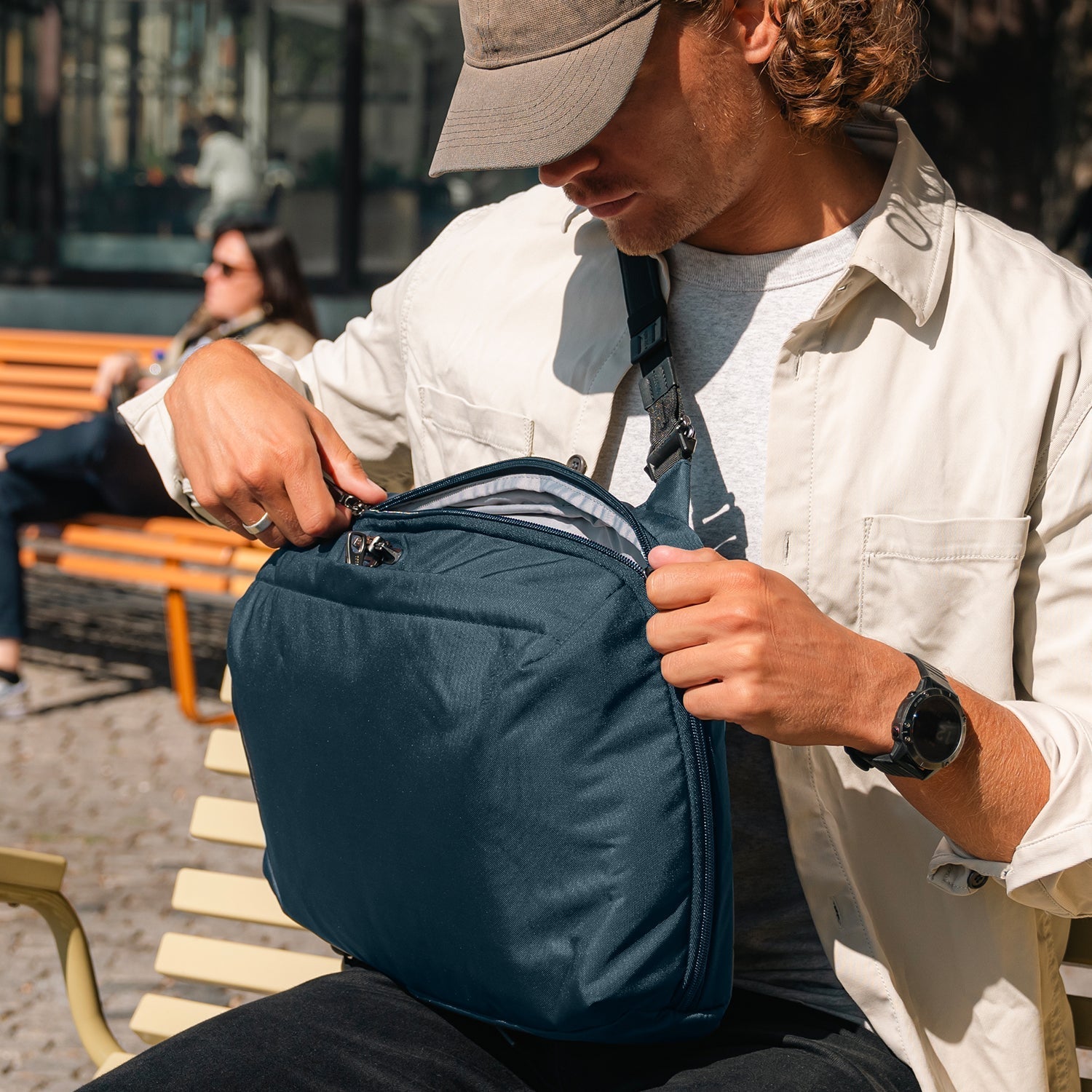 Product image of Pacsafe® V 通勤防盜背囊 ﹙適合 13 / 16英吋手提電腦﹚