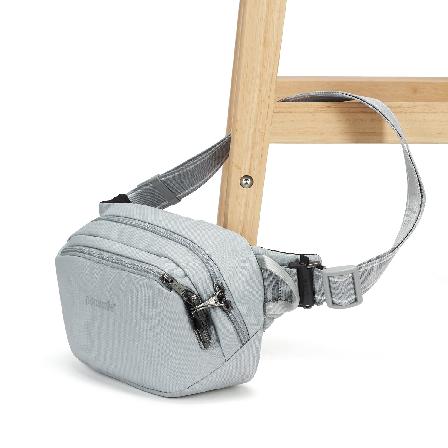 Product image of Pacsafe® V 防盜腰包