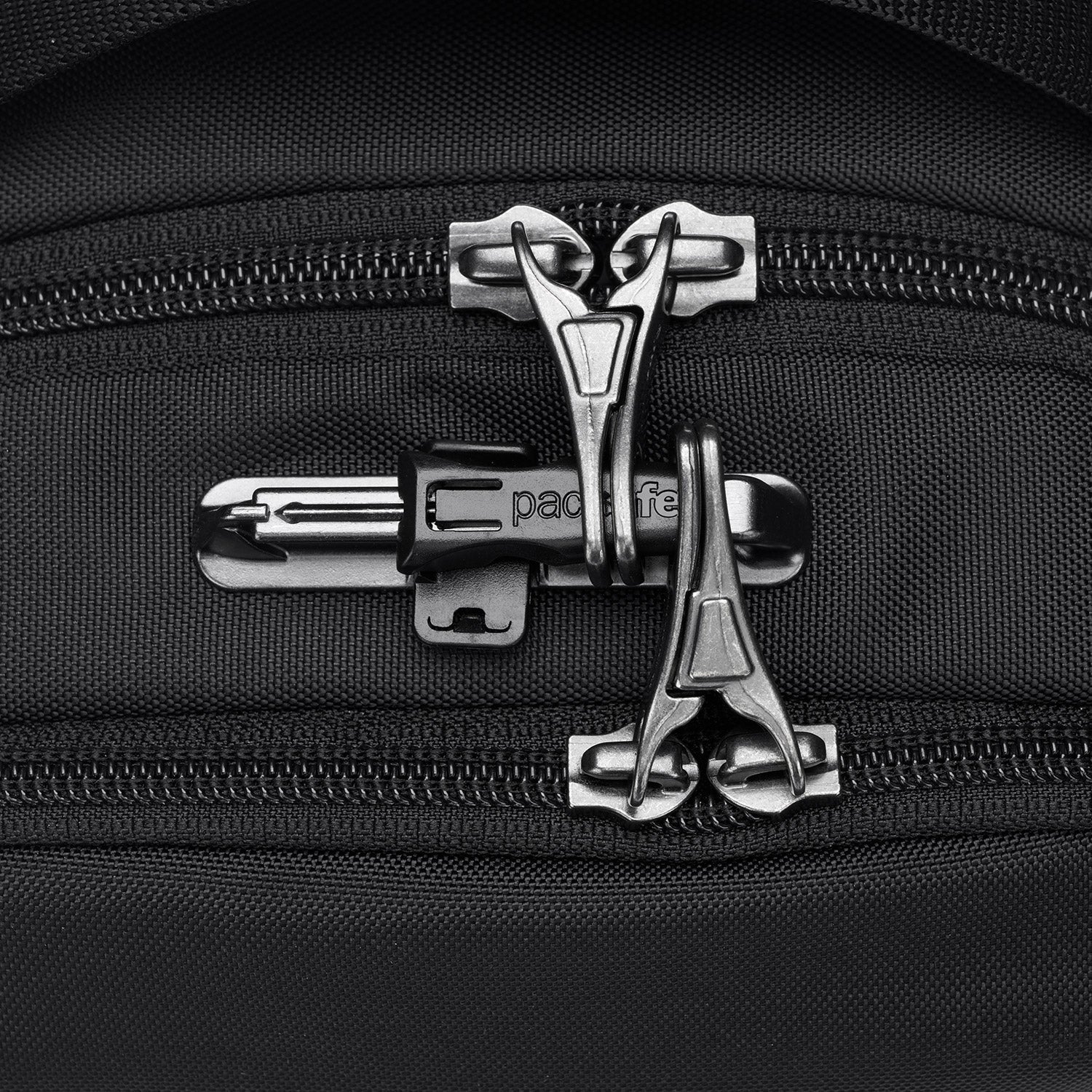 Product image of Pacsafe® V 旅行防盜斜孭袋