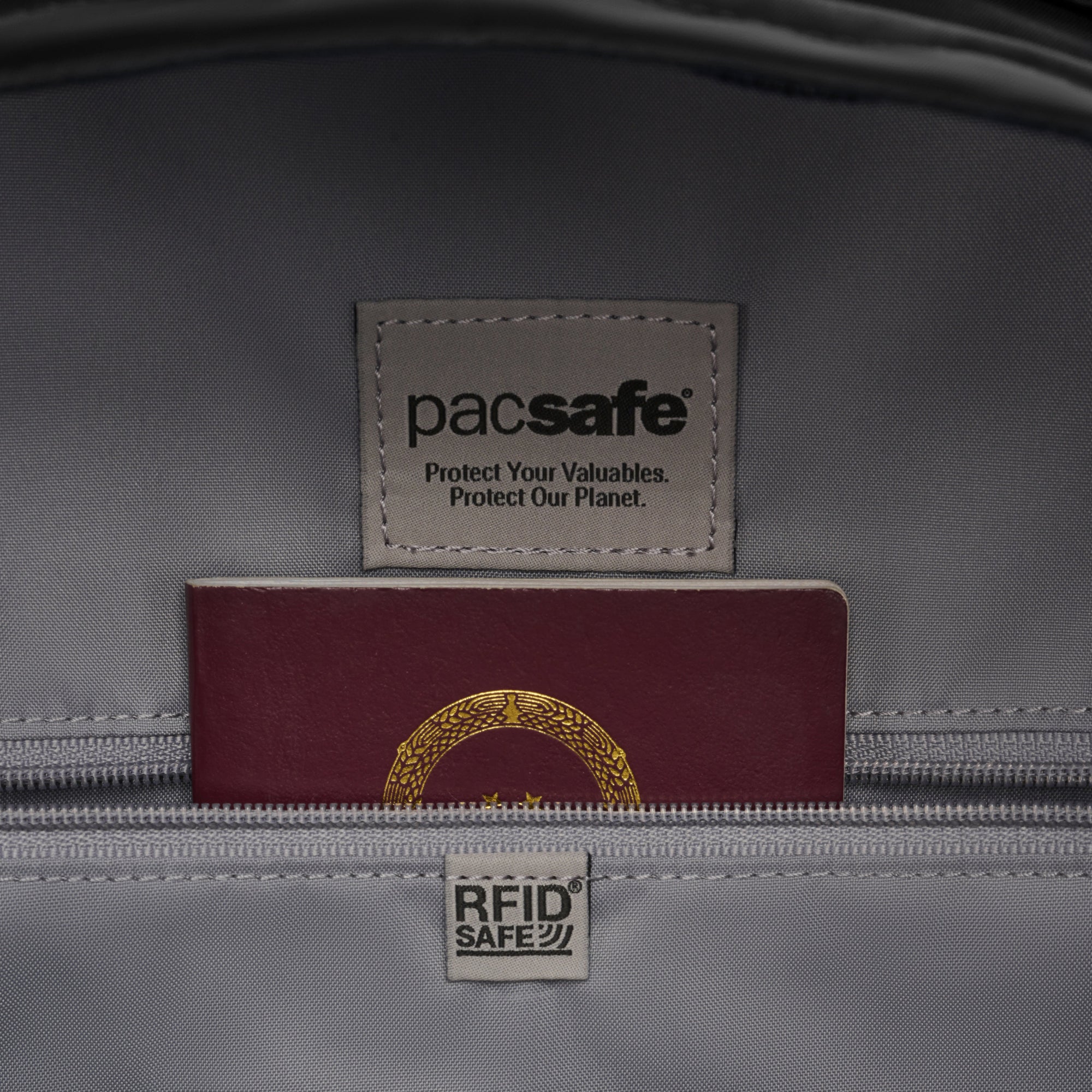 Product image of Pacsafe® W 10L 防盜背囊