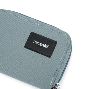 Product image of Pacsafe® RFIDsafe® RFID 屏蔽咭片銀包