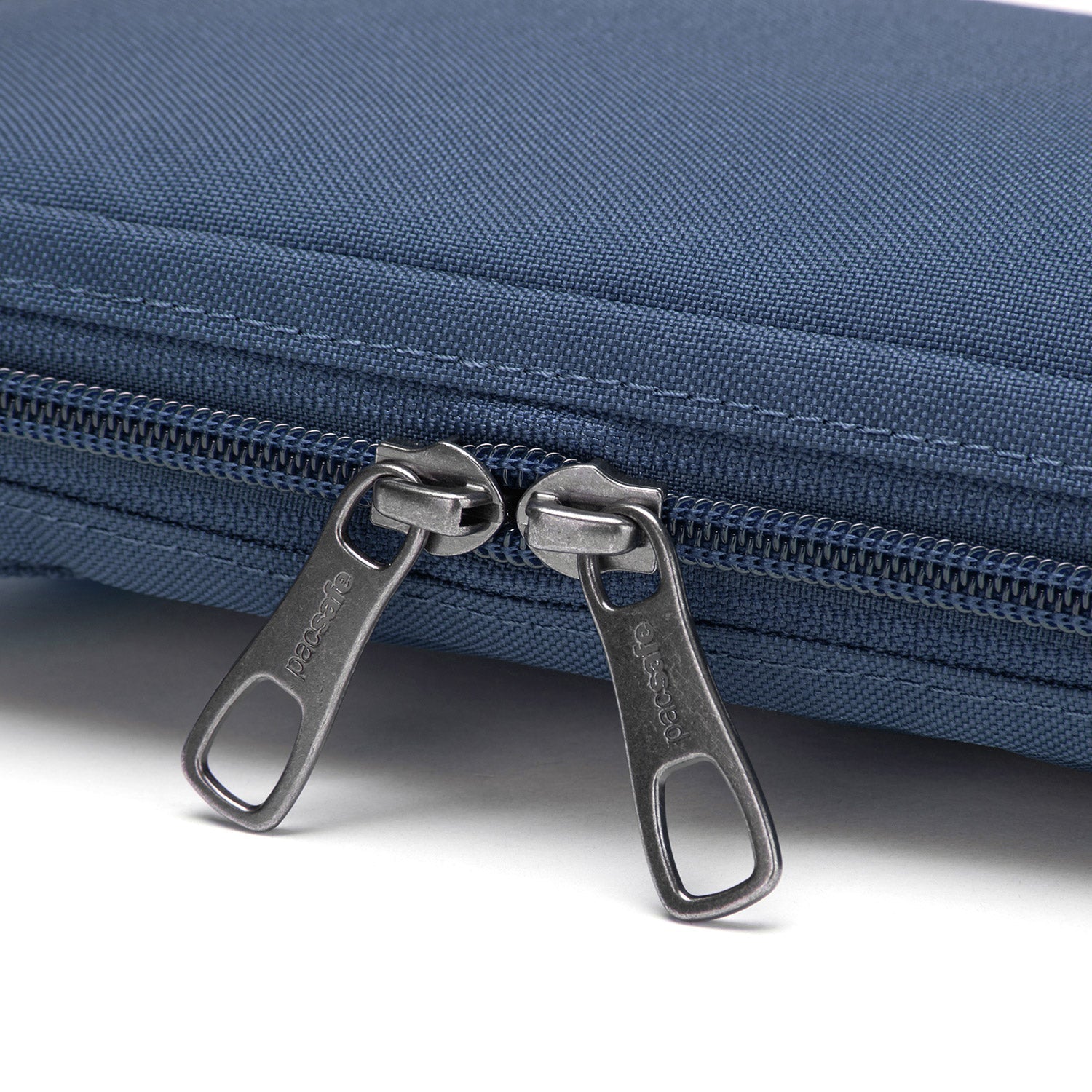 Product image of RFIDsafe™ 袖珍RFID 屏蔽斜孭袋