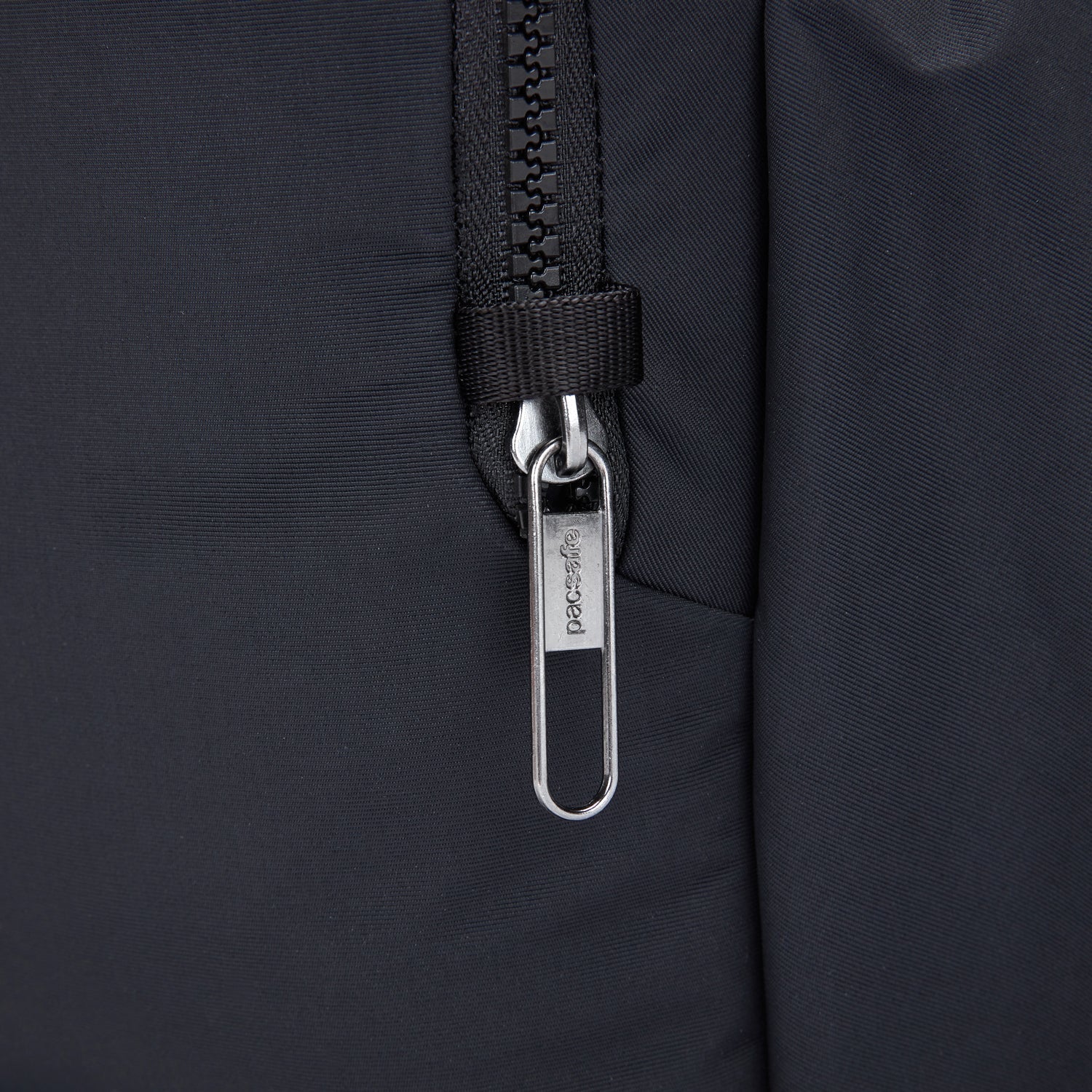 Product image of Pacsafe® CX 防盜背囊