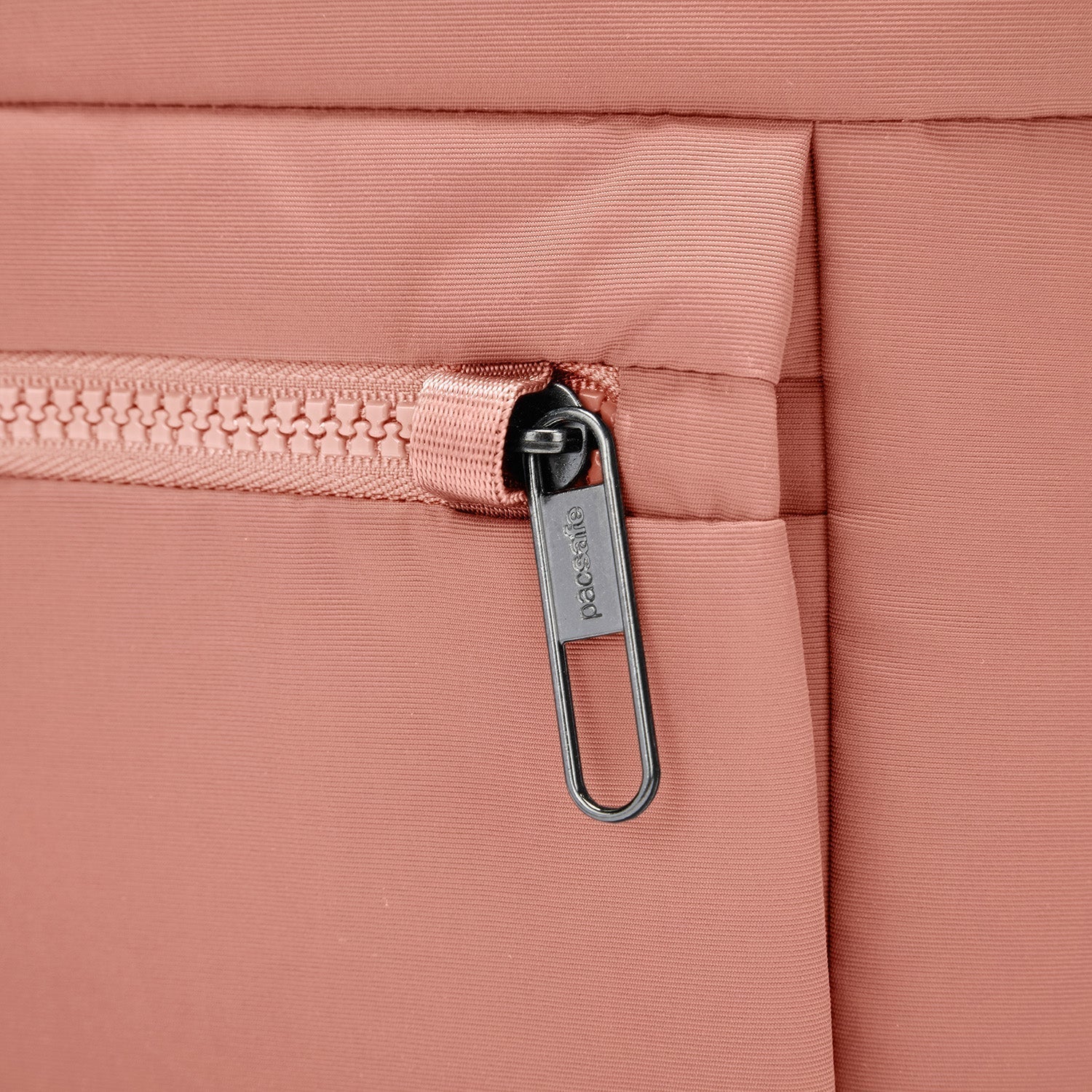 Product image of Pacsafe® CX 迷你防盜背囊