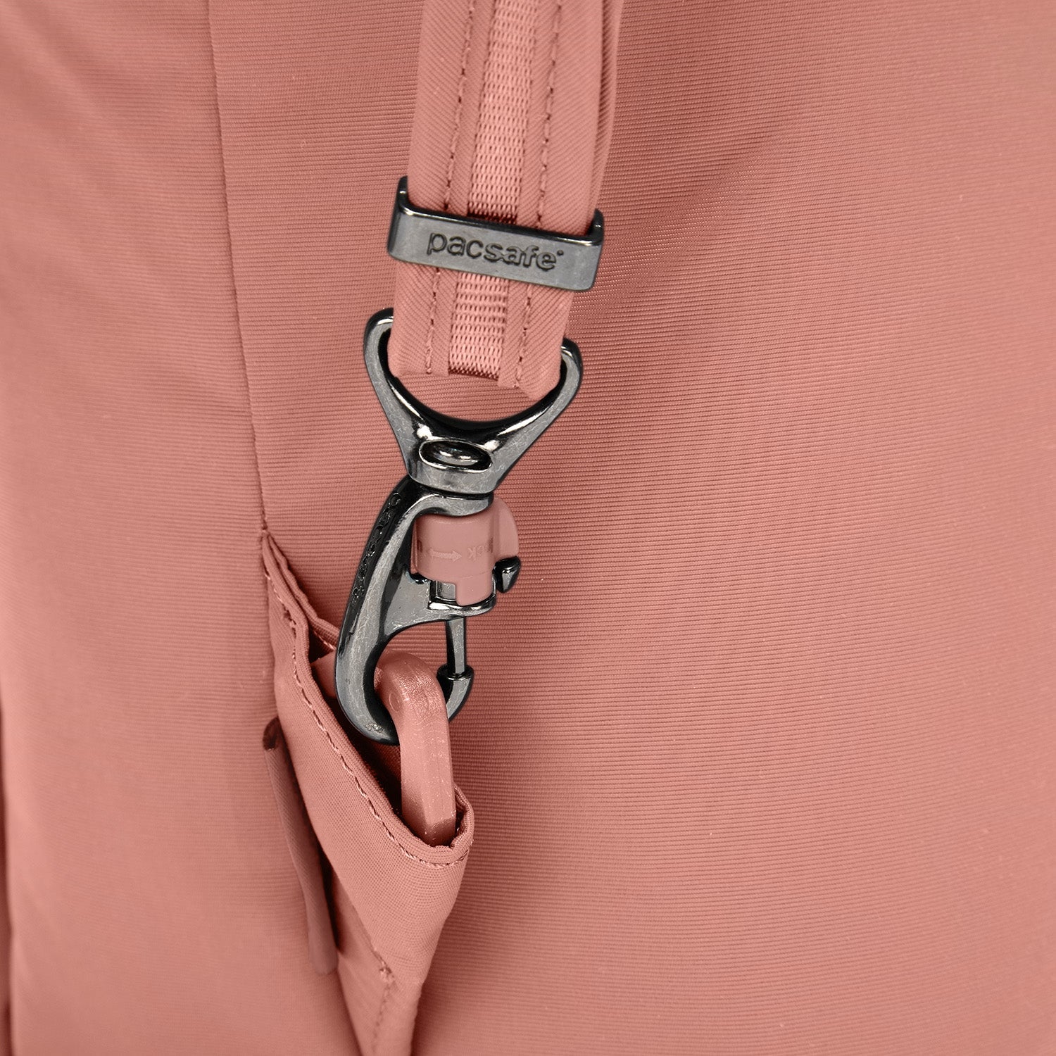 Product image of Pacsafe® CX 迷你防盜背囊