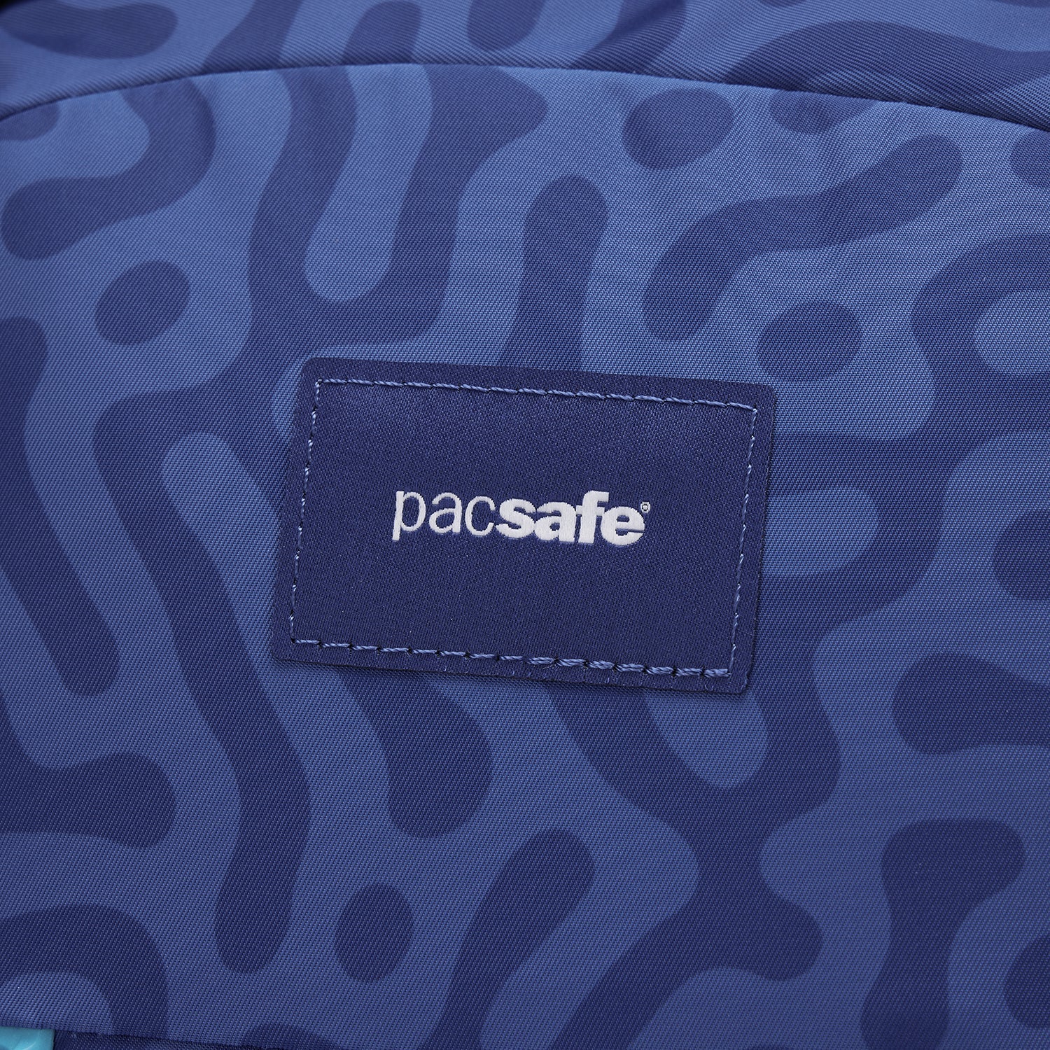 Product image of Pacsafe® GO 15L 防盜背囊