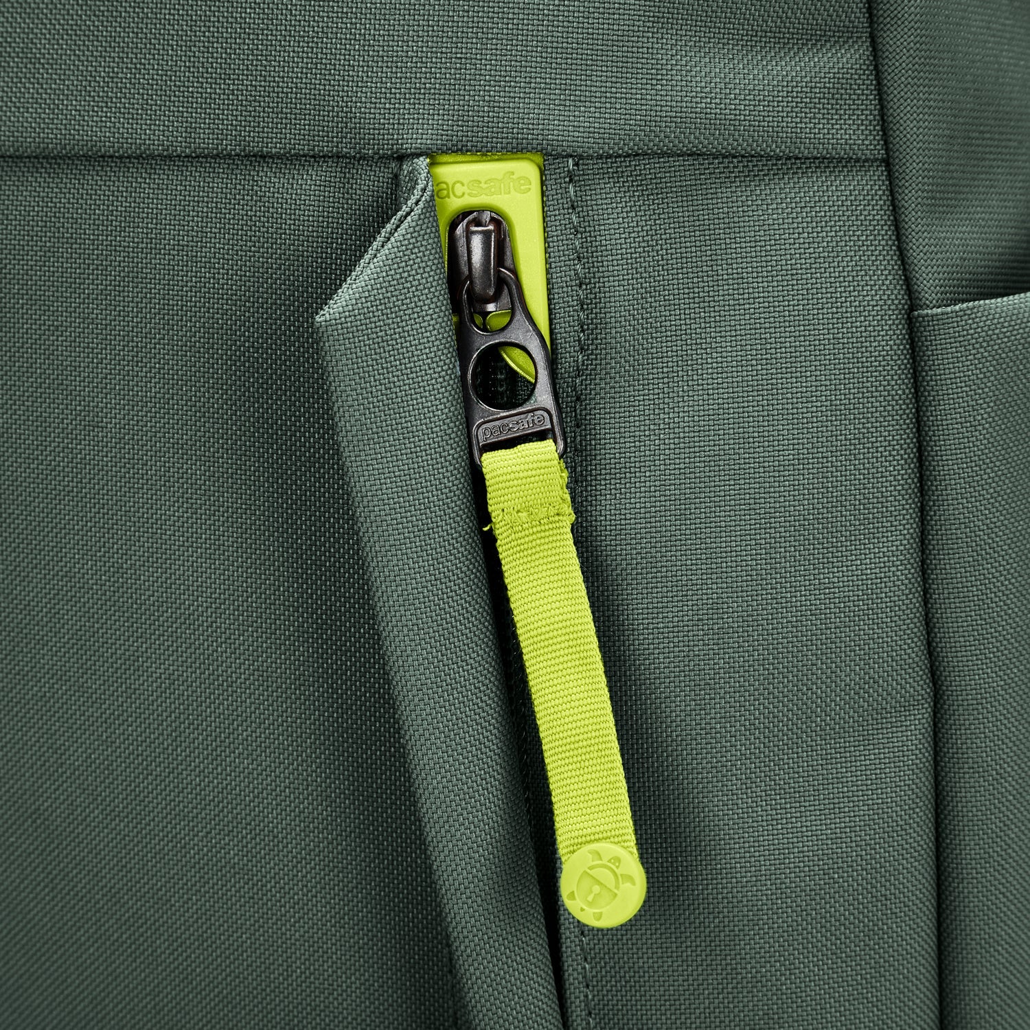 Product image of Pacsafe GO 15L 防盜背囊