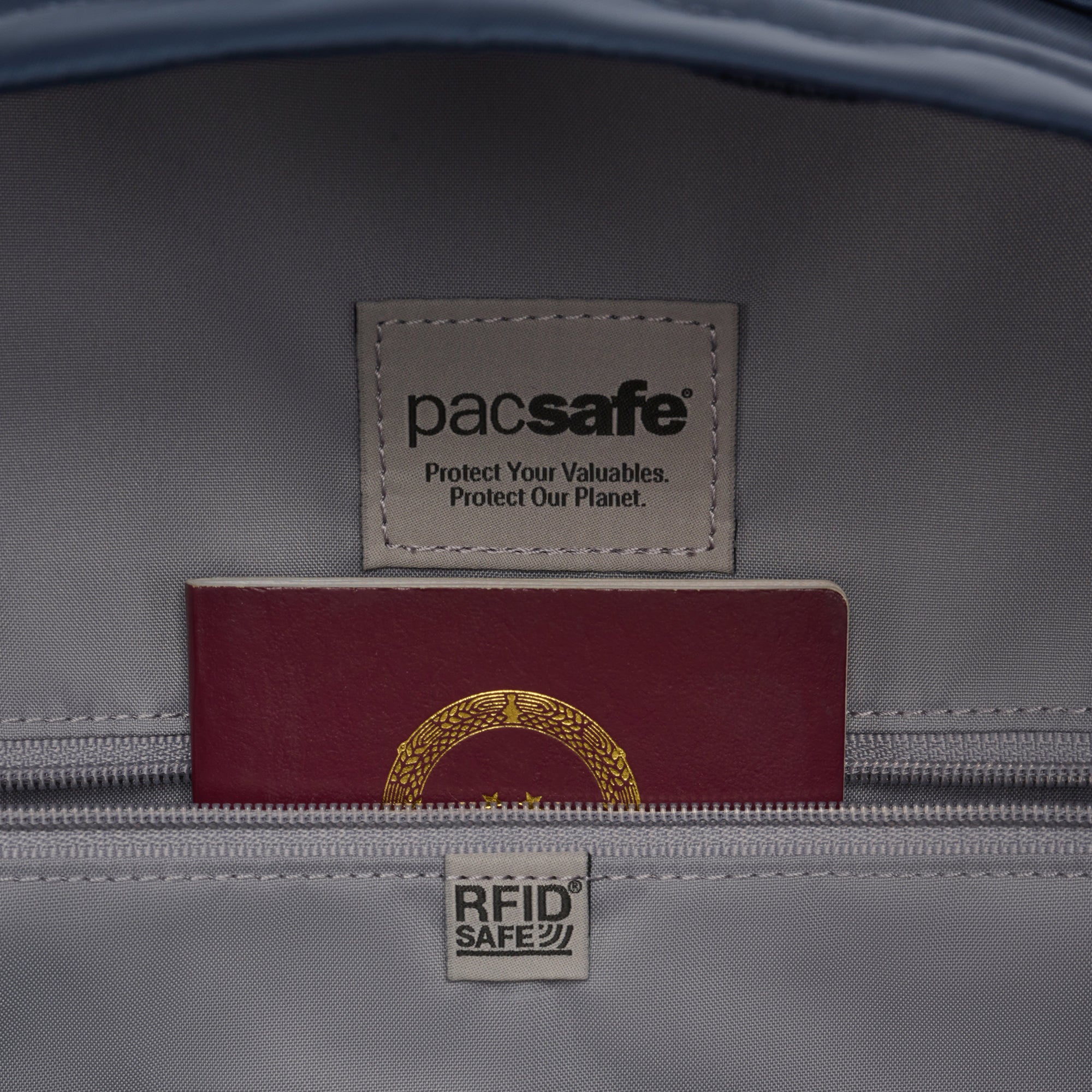 Product image of Pacsafe® W 10L 防盜背囊