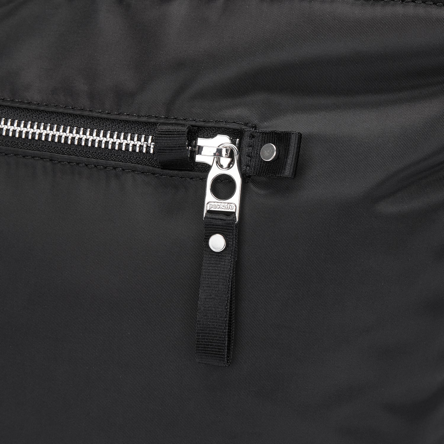 Product image of Pacsafe® W 防盜多用途手提袋