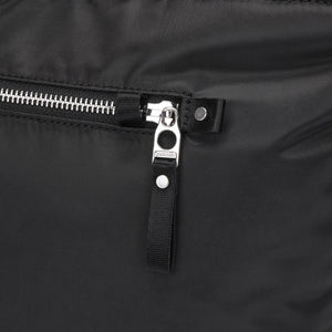 Product image of Pacsafe® W 防盜多用途手提袋