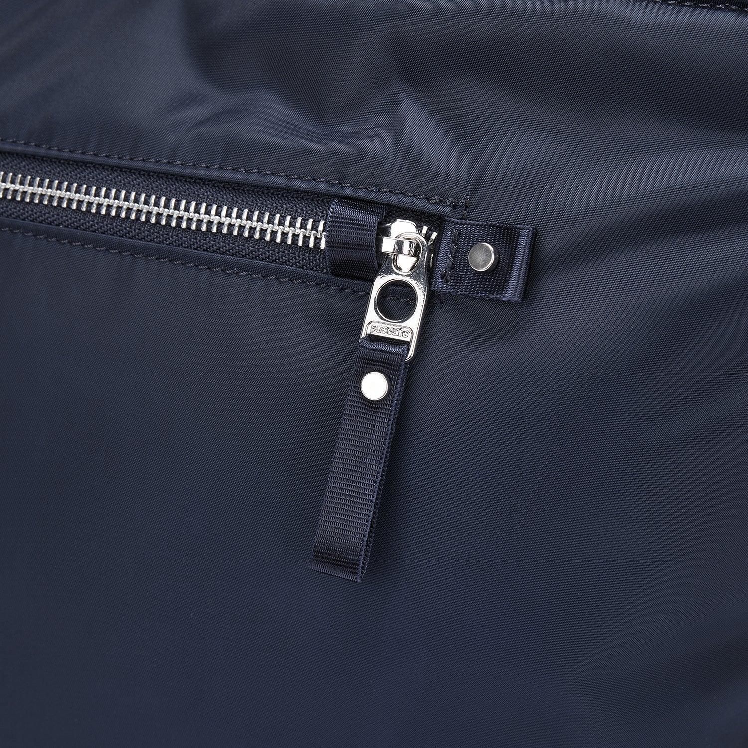 Product image of Pacsafe® W 防盜多用途手提袋