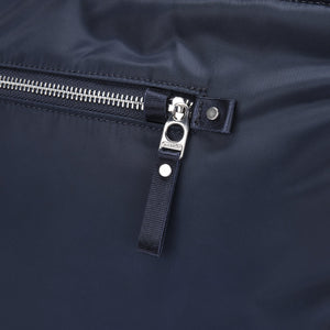 Product image of Pacsafe® W 防盜多用途手提袋