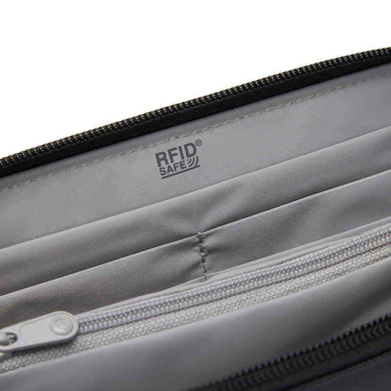 Pacsafe® RFIDsafe™ RFID blocking continental wallet, Jet Black