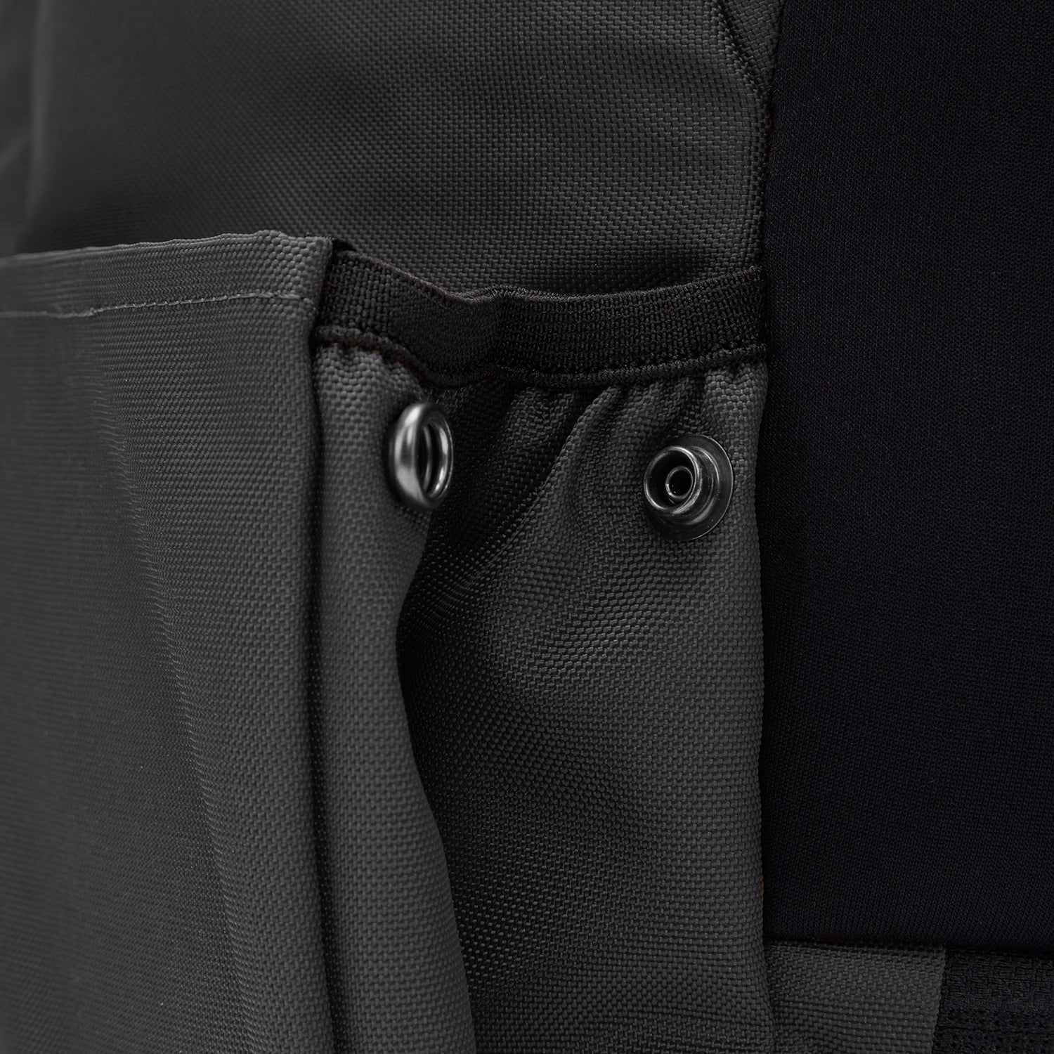 Product image of Pacsafe® X 25L 防盜背囊