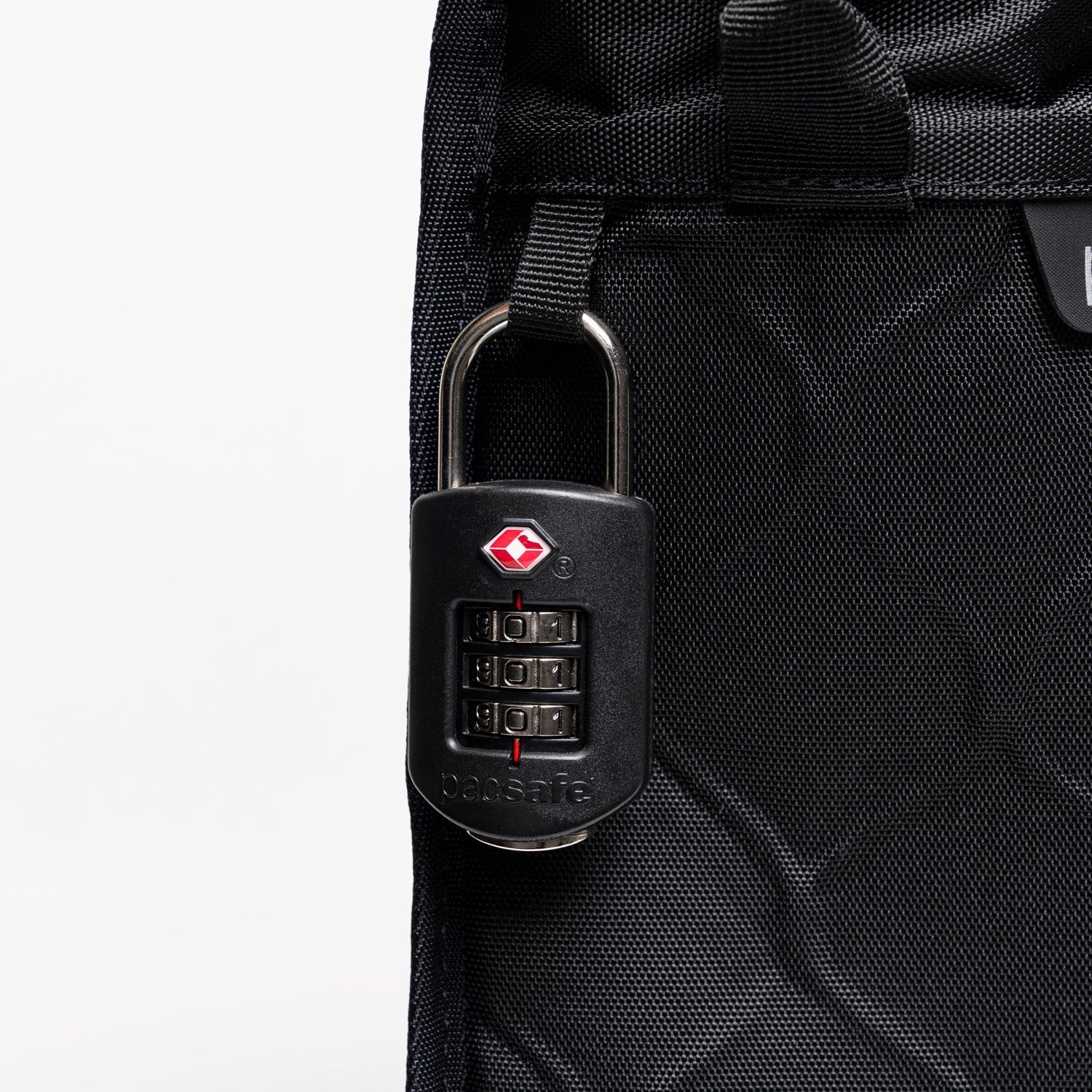 Travelsafe X15 anti theft portable safe Pacsafe Pacsafe